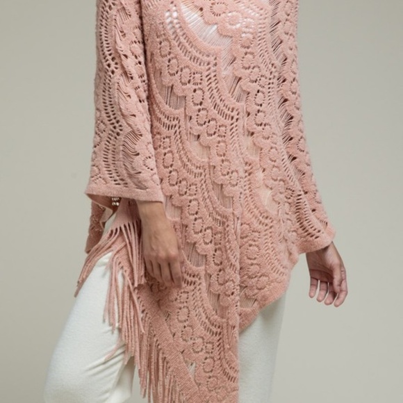 Women's Ruggine Prairie Inspired Knit V-Neck Fringe Poncho Blush Pink One Size - Picture 4 of 5
